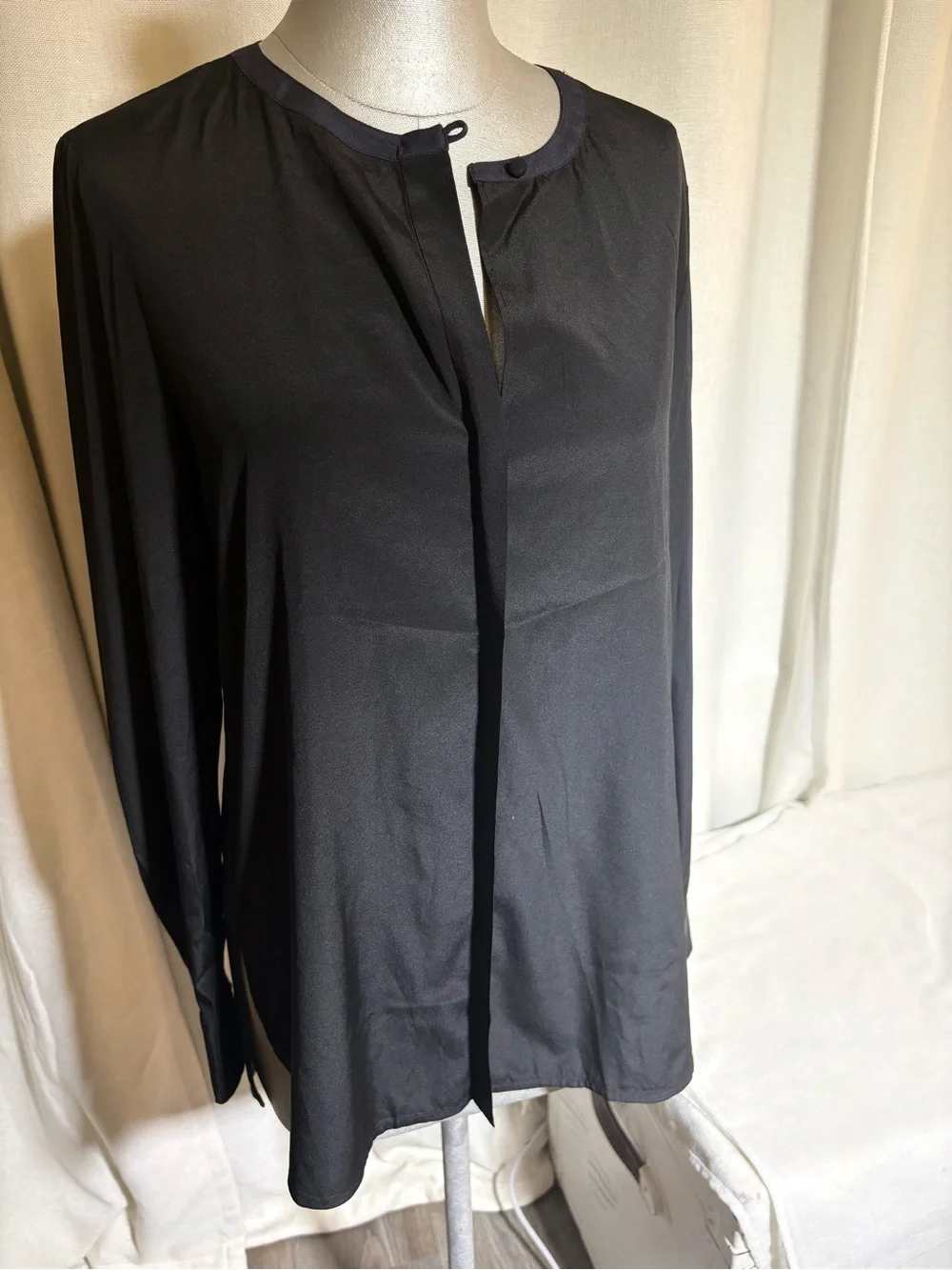 Tory Burch Meg 93% Silk Tunic Blouse Black Navy Colorblock Quiet Luxury Sz 4